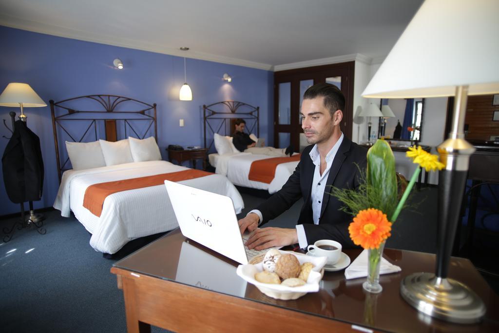 Hotel Ciros Pachuca Exteriör bild